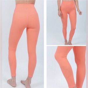 NWOT | ZYIA Active Women’s Coral Moon Brilliant Leggings | Size: 14-16